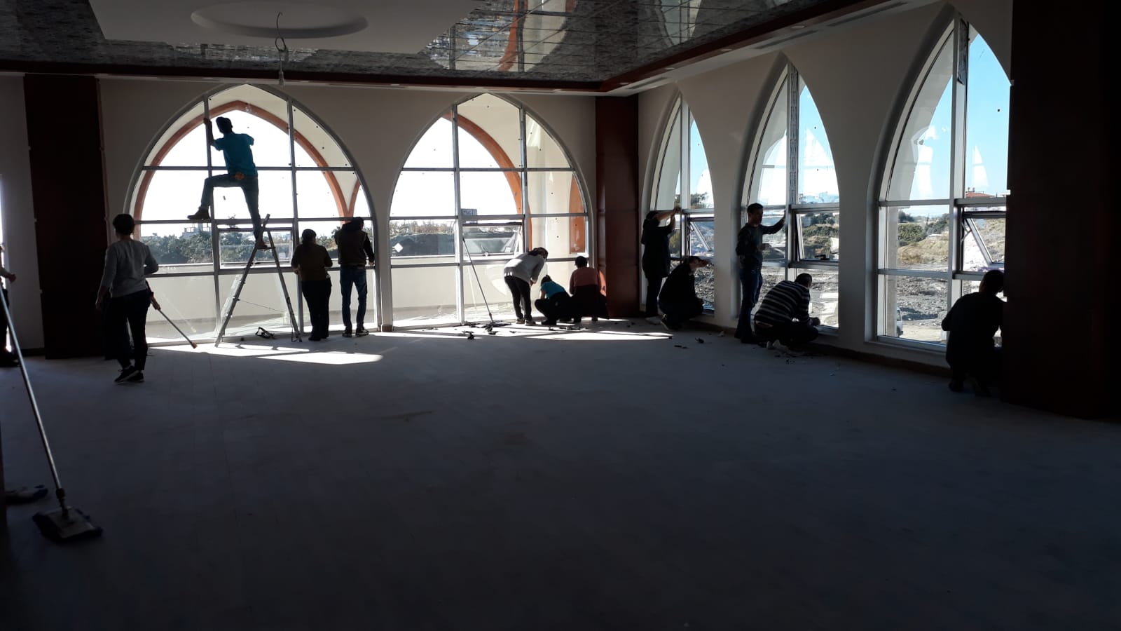 Alkü Yaşam Merkezi’nin temizliğine başlandı.