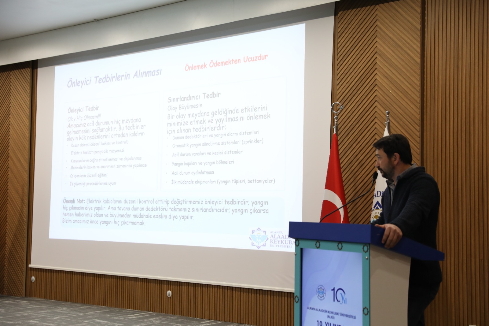 Üniversitemizde Koruma ve Haberleşme Ekibine Sivil Savunma Eğitimi